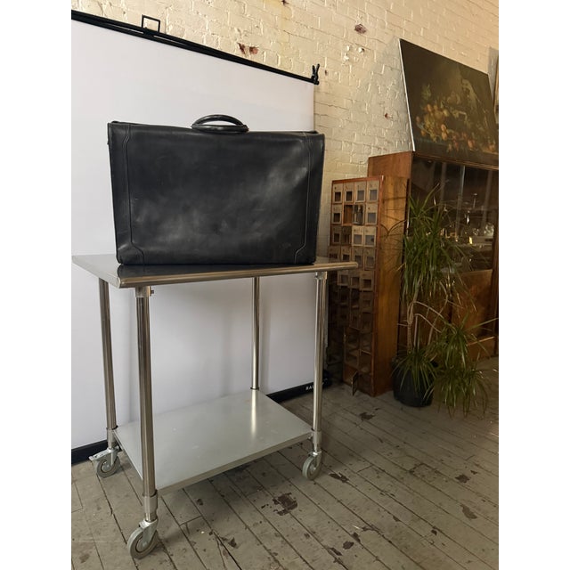 1960s Large 1960s Full Leather Black Gucci Suitcase For Sale - Image 5 of 7