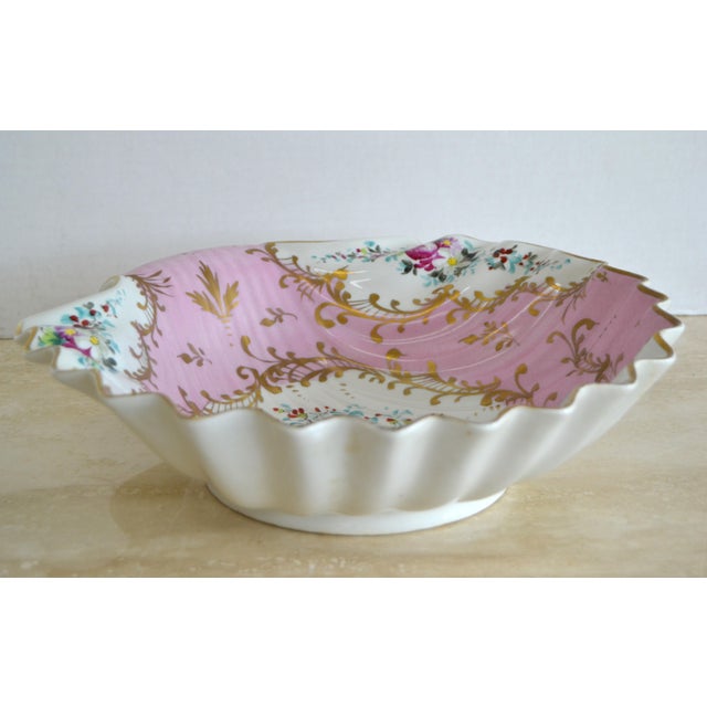 1940s Hand Painted Porcelain Shell Pink Bowl With Flowers and Gold Trim For Sale In Miami - Image 6 of 12