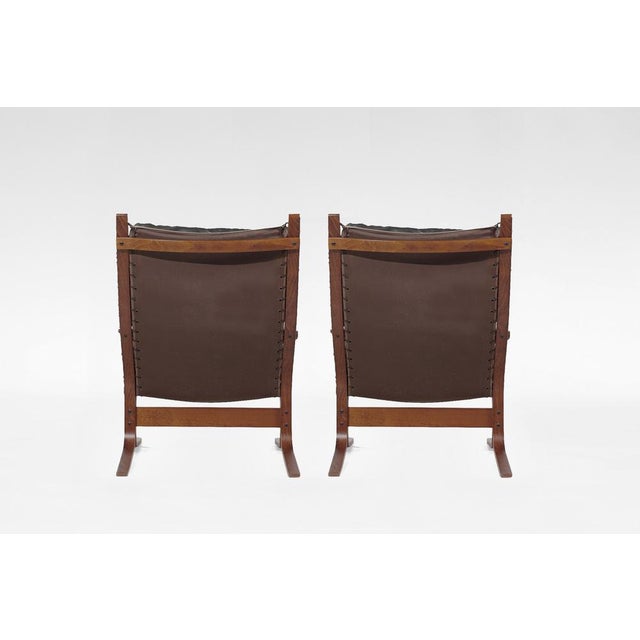 Ingmar Relling Vintage Siesta High Back Chairs in Black Leather and Plywood by Ingmar Relling for Westnofa, 1960s, Set of 2 For Sale - Image 4 of 6