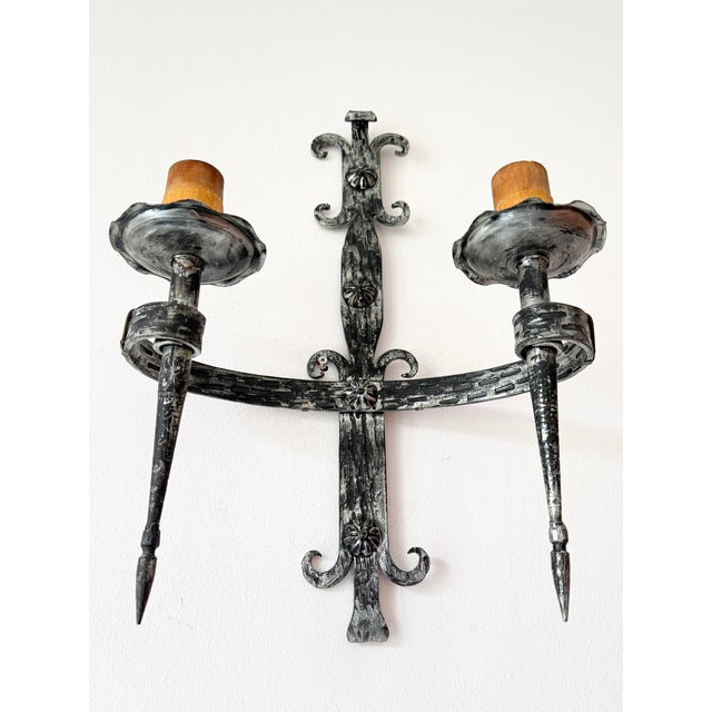 Vintage Arts & Crafts Wrought Iron Double Wall Sconce with Fleur-De-Lys Motif, 20th Century For Sale - Image 5 of 16