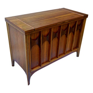 Mid 20th Century Mid-Century Modern Kent Coffey Perspecta Bar Cart in Walnut and Rosewood For Sale