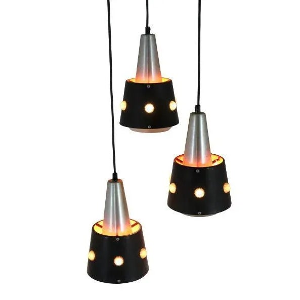 Very nice and completely original condition -containing cascade hanging lamp with 3 light sources. Immediately from the...