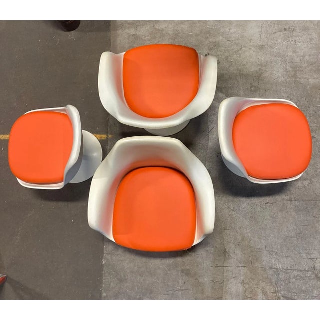 Set of Four Vintage Knoll Eero Saarinen Tulip Chairs For Sale In New York - Image 6 of 8