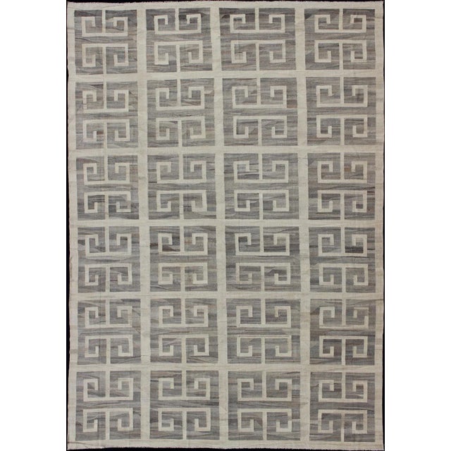 2020s Oversized Modern Kilim With Large Scale Greek Key Design in Cream & Gray Tones For Sale - Image 13 of 13