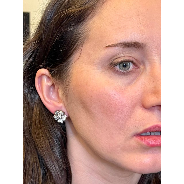 1.8 Carat Diamond Flower/Cluster Stud Earring 18 Karat White Gold, A Pair For Sale - Image 10 of 18