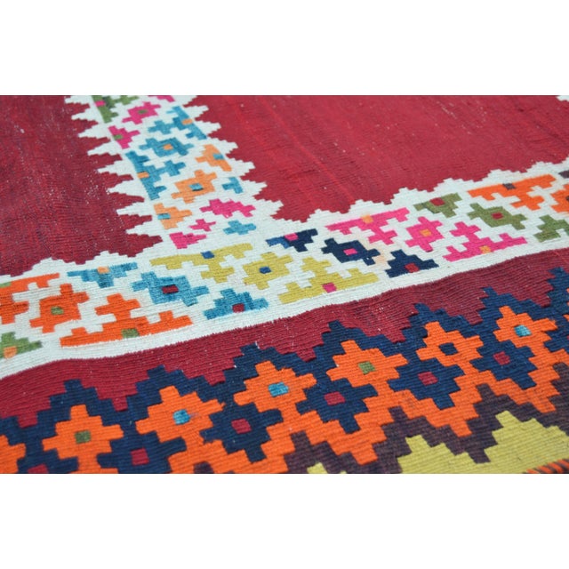 Red Early 20th Century Handmade Reversible Persian Flatweave Wool Rug- 4'10" X 9'6" For Sale - Image 8 of 15