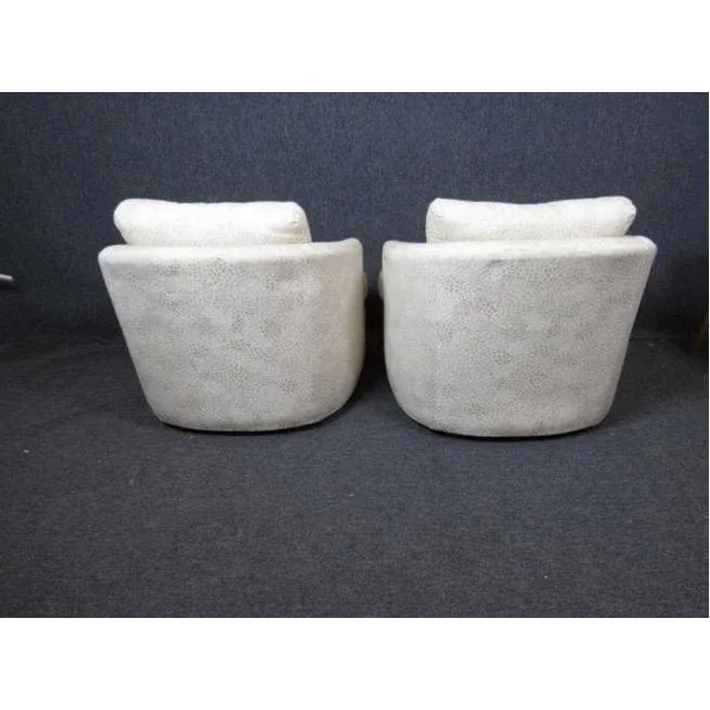 White Pair of Mid-Century White Lounge Chairs For Sale - Image 8 of 11