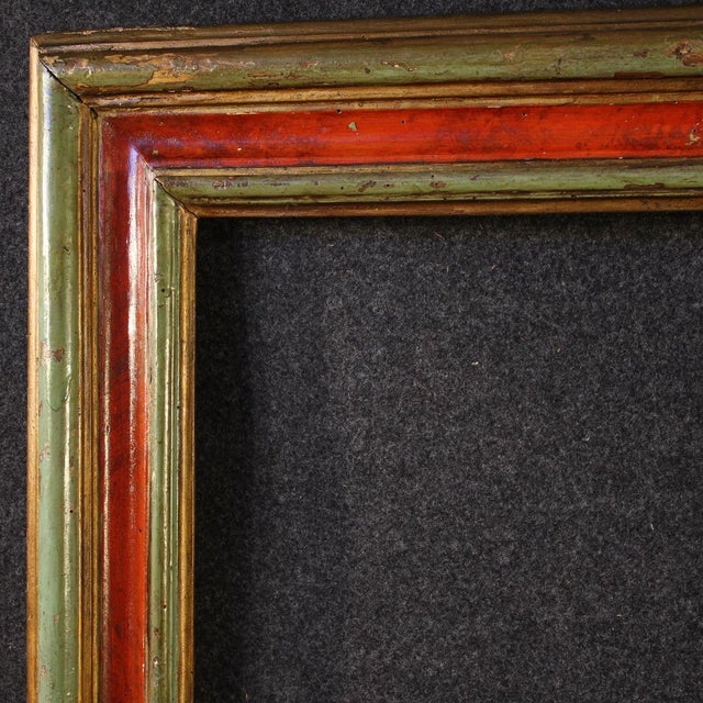 Antique Spanish frame from the late 18th/early 19th century. Carved, lacquered, and gilded wood furniture of beautiful...