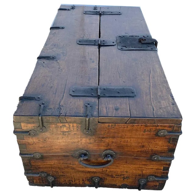 Early 19th Century Korean Dynasty Wrought Iron Mounted Wood Coin Chest (Ton-Kwe) For Sale - Image 11 of 17