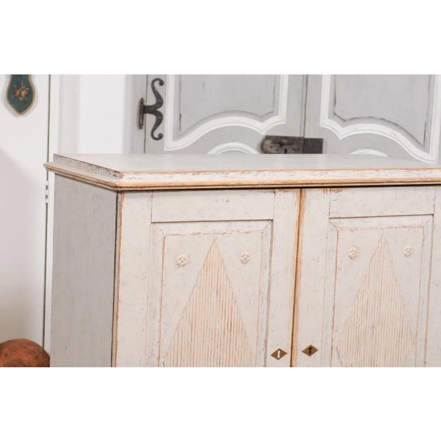 Wood 1820s Late Gustavian Period Swedish Buffet with Carved Reeded Diamond Motifs For Sale - Image 7 of 12