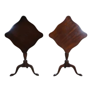1960s Kittinger Colonial Williamsburg Federal Mahogany Tilt-Top Table - Set of 2
