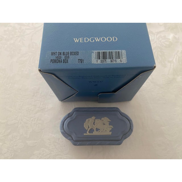 Ceramic Unique Wedgwood White on Blue Trinket Pomona Box 7791 in Original Box Mint Condition Late 20th Century For Sale - Image 7 of 12
