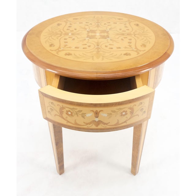 Traditional Round 20" in Diameter Inlayed One Drawer Burl Wood Tapered Legs Stand End Table For Sale - Image 3 of 8
