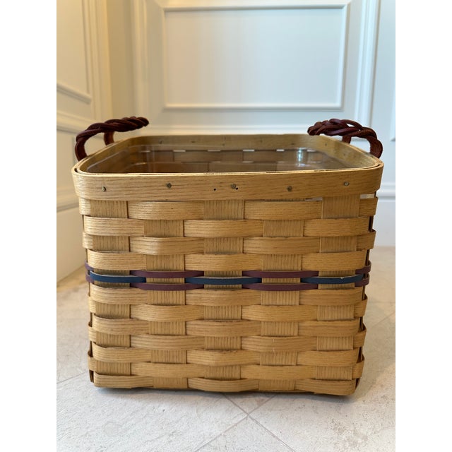 Wood Vintage Peterboro Woven Basket With Braided Leather Handles & Lid For Sale - Image 7 of 15