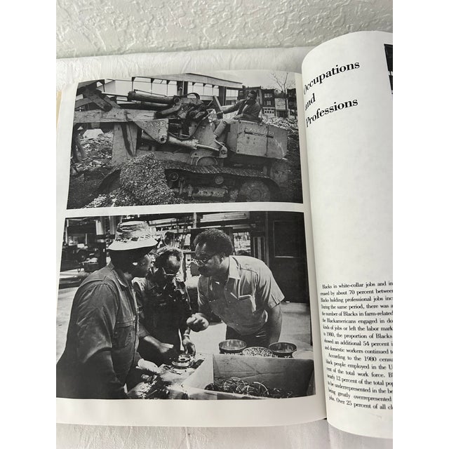 "A Pictorial History of Black Americans" - 5th Edition Hardback Book For Sale In West Palm - Image 6 of 10
