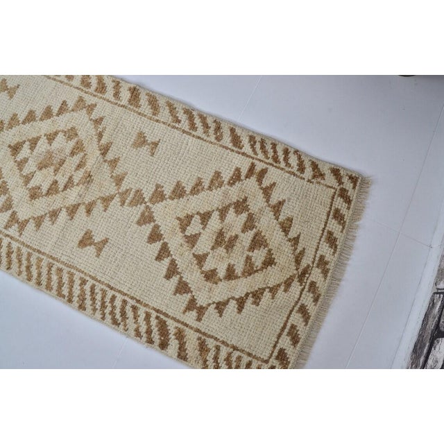 Vintage Anatolian Wool Runner, Hand-Woven Neutral Earth Tone Geometric Kilim For Sale - Image 9 of 9