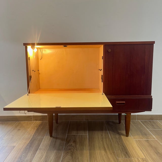 Mid-Century Modern Scandinavian Style Sideboard or Bar Cabinet, 1960s-1970s For Sale - Image 6 of 16
