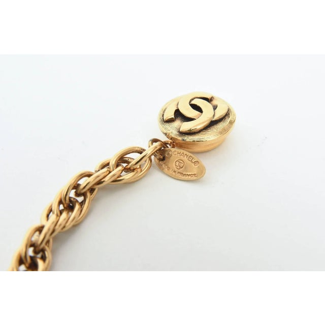 Chanel Vintage Chanel Gold Knot and Nacre Faux Pearl Link Necklace 80's For Sale - Image 4 of 8