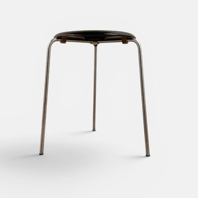 Early 3-Legged Stool by Arne Jacobsen for Fritz Hansen For Sale - Image 9 of 9