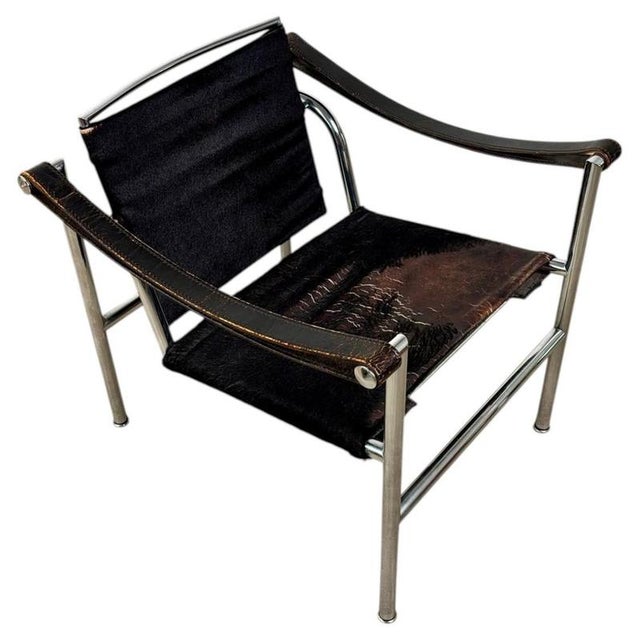 Gold LC1 Armchair by Le Corbusier, Jeanneret, and Perriand for Cassina, Italy, 1960 For Sale - Image 8 of 8