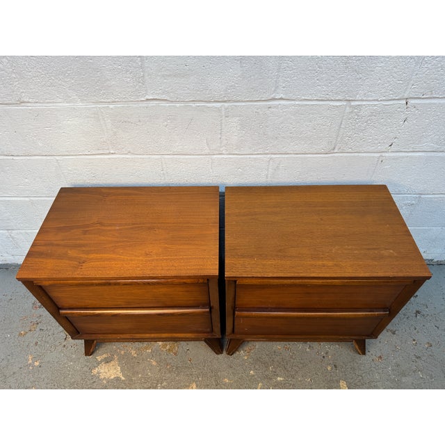 Mid-Century "Distinction" Walnut Night-Stands by Unagusta, Pair For Sale - Image 4 of 17