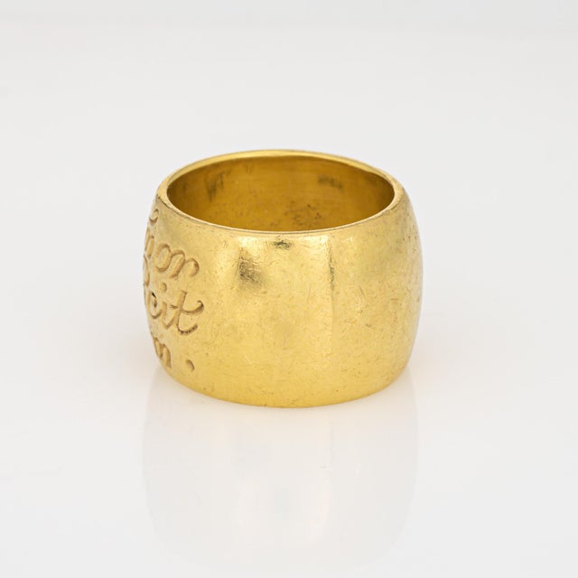 Early 21st Century Amor Vincit Om Inscription Ring Size 6 Estate 18k Gold Wright & Teague Wide Band For Sale - Image 5 of 7