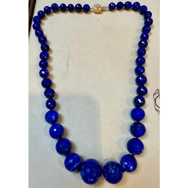 Vintage Lapis Lazuli Single Strand Necklace with Diamond & 18 Karat Yellow Gold For Sale In New York - Image 6 of 18
