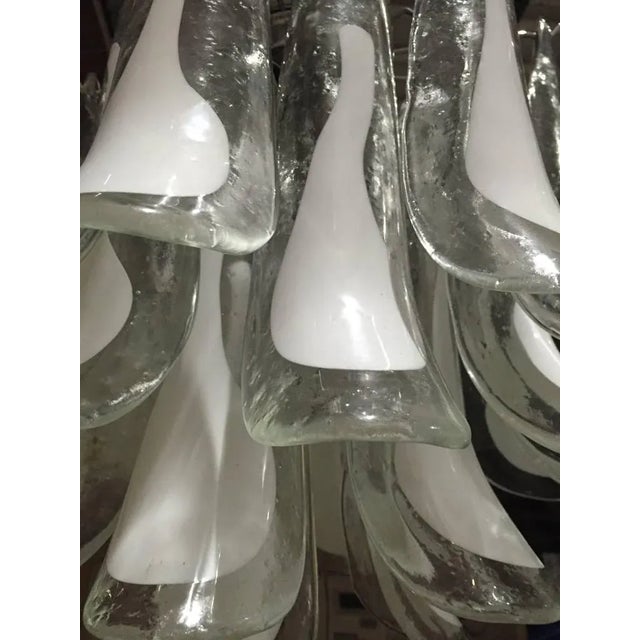 Italian Mid-Century White Feather Glass Chandelier by Mazzega For Sale In New York - Image 6 of 8