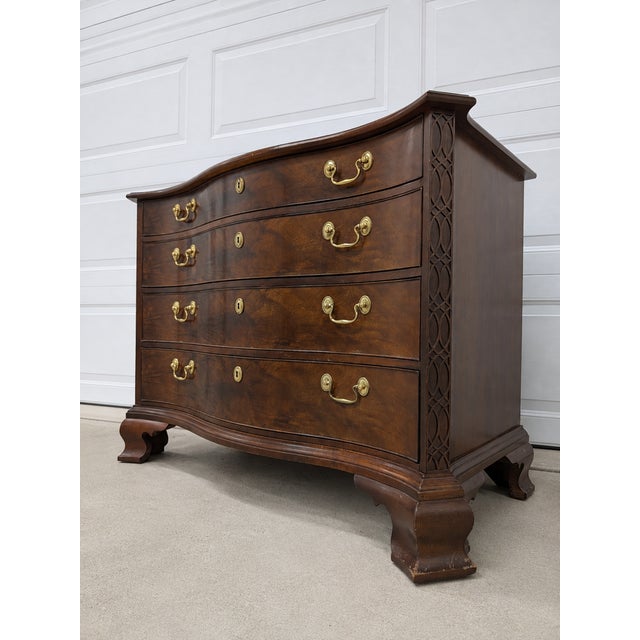 Chippendale Vintage Stickley Solid Mahogany Blackwell Serpentine 4 Drawer Dresser/Chest With Gold Hardware For Sale - Image 3 of 5