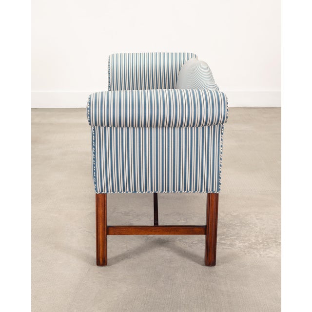 Georgian Chippendale Style Mahogany Upholstered Window Bench For Sale In Sacramento - Image 6 of 18