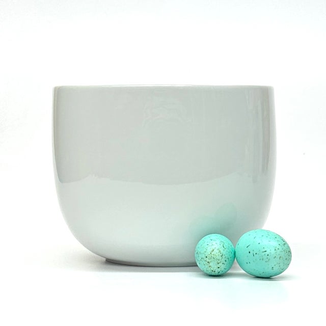 Timo Sarpaneva 1970s White Porcelain Suomi Serving Bowl by Timo Sarpaneva for Rosenthal Studio-Line For Sale - Image 4 of 13