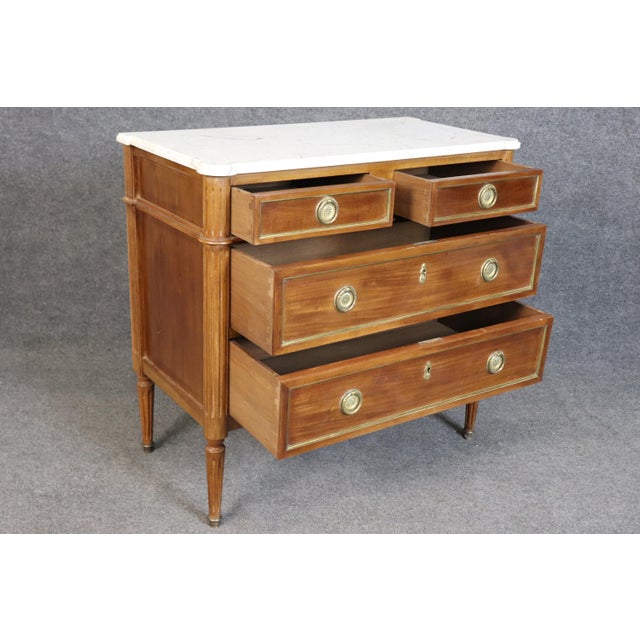 1950s Fine Marble Top French Directoire Louis XVI Walnut Brass Inlaid Commode For Sale - Image 5 of 13