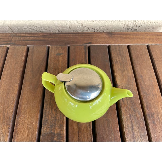 Mid-Century Modern Contemporary Japan Bee House 15oz Round Apple Green Teapot With Metal Lid & Infuser For Sale - Image 3 of 6