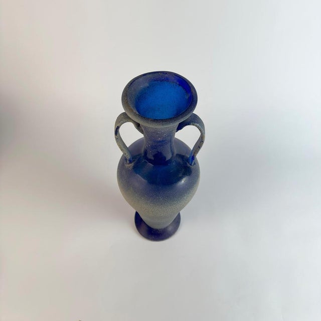 1970s Murano Cobalt Blue Glass Amphora Vase in Scavo Finish by Seguso, Italy, 1970s For Sale - Image 5 of 10