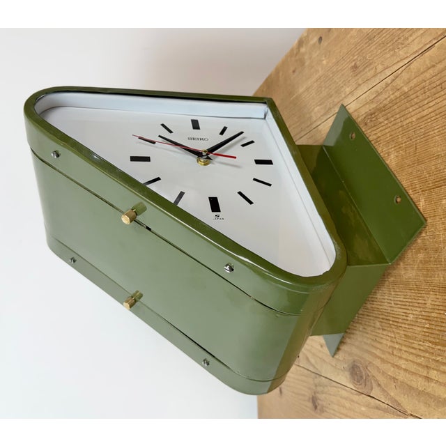 Industrial Vintage Green Ships Double-Sided Wall Clock from Seiko, 1970s For Sale - Image 3 of 18