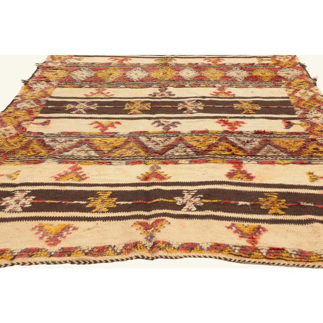 Berber Tribes of Morocco Vintage Taznakht Glaoui Moroccan Rug, 04'02 X 09'02 For Sale - Image 4 of 10