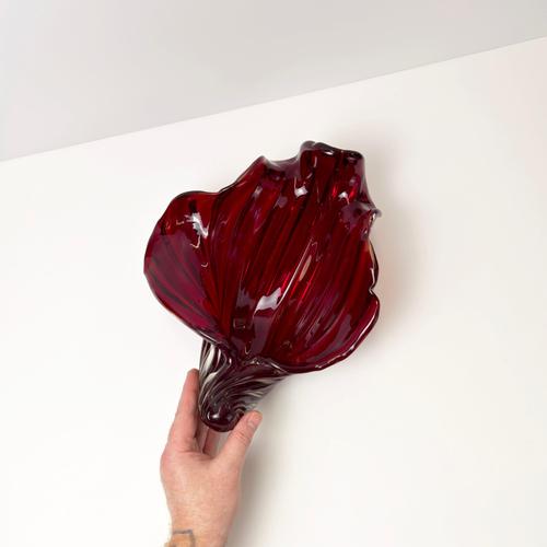 Large Red Sommerso Murano Glass Shell Bowl attributed to Alfredo Barbini, 1960s For Sale - Image 6 of 12