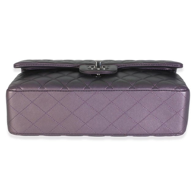 1950s Purple Quilted Iridescent Lambskin Medium Classic Double Flap Bag For Sale - Image 5 of 9