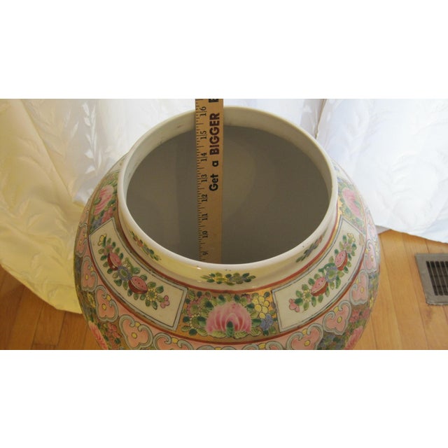 Early 20th Century Chinese Famille Rose Porcelain Covered Vase/Jar With a Carved Hardwood Display Stand For Sale - Image 5 of 7