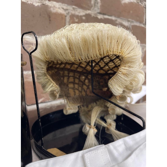 Late 19th Century Vintage English Barrister Wig in Tole Case For Sale - Image 5 of 6