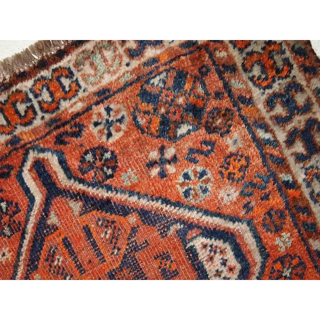 1900s Handmade Antique Persian Shiraz Distressed Rug For Sale In New York - Image 6 of 10