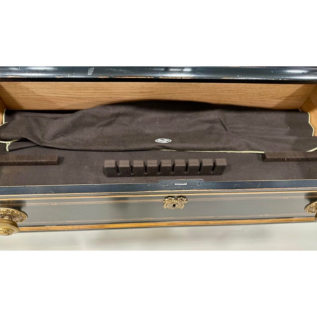 2000 - 2009 Karges Black & Gilt Lacquered Breakfront Display Cabinet | Neoclassical Regency China Cabinet | 90” H For Sale - Image 5 of 12