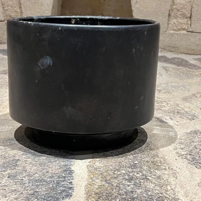 Mid-Century Modern Mid-Century Modern Black Planter by Gainey Pottery, 9.75\" Diameter For Sale - Image 3 of 15