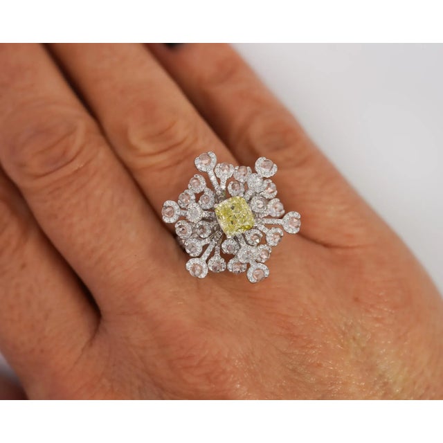 Baroque Gia Certified 1.52 Carat Fancy Greenish Yellow Diamond Briolette Snowflake Ring Size 6.5 For Sale - Image 3 of 8