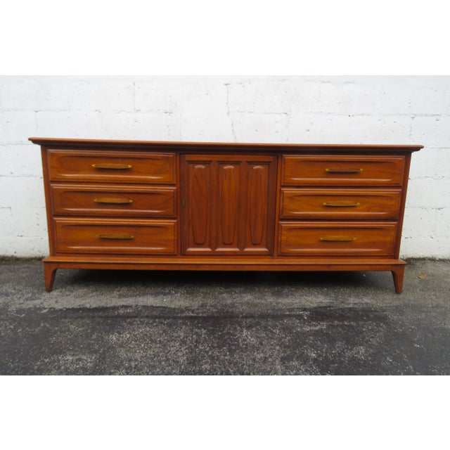 Mid 20th Century Modern Long Dresser Sideboard Bathroom Vanity 6221 For Sale In Miami - Image 6 of 18