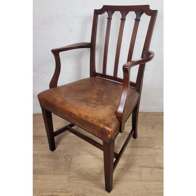 19th Century Victorian English Armchair in Carved Leather and Mahogany, 1890 For Sale - Image 3 of 18
