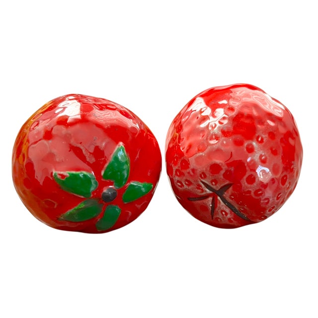 Set of 11 Vintage Italian Life-Size Ceramic Fruits – Hand-Painted Trompe L’Oeil Collection, Apples, Oranges, Banana & Strawberries - For Sale In Jacksonville, FL - Image 6 of 10