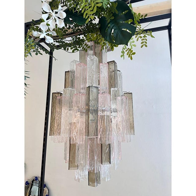 Early 21st Century Pink and Fumè Squared Bark Murano Glass Chandelier by Simoeng For Sale - Image 5 of 7