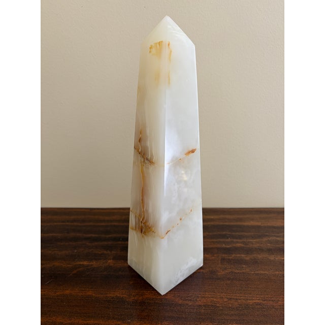Late 20th Century Green and Brown Onyx Marble Obelisk With Dramatic Veining For Sale - Image 5 of 10
