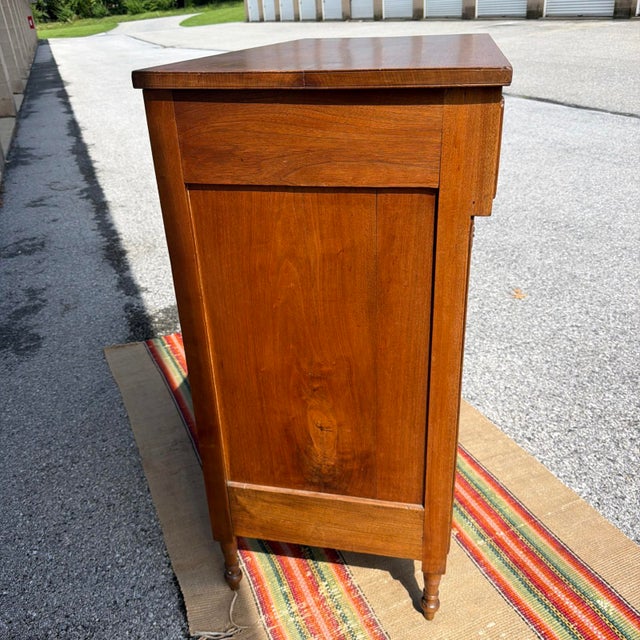 Farmhouse Antique Walnut Sheraton Chest of Drawers, Circa 1810-1820, Western Pennsylvania For Sale - Image 3 of 18